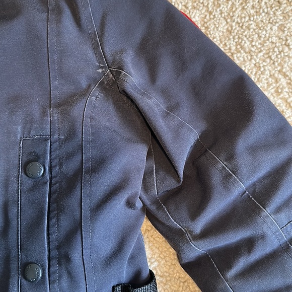 Canada Goose Women’s Shelburne Parka with Fur Hood, Navy size XS - Picture 9 of 9